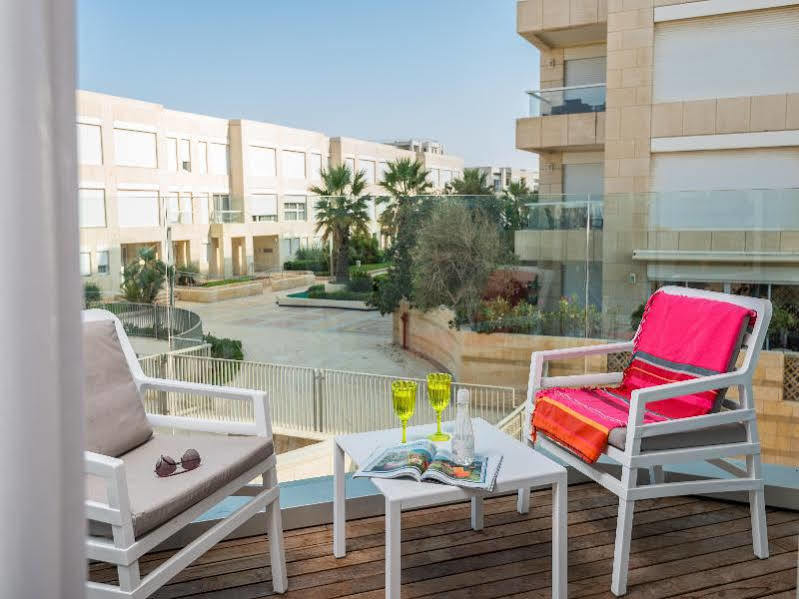 Herods Herzliya Hotel By The Beach Exterior foto